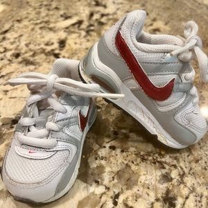 Baby girl Nike toddler white & hot pink tennis shoes sz 4